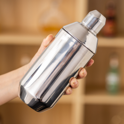 Diamond Shape S/S Martini Shaker 780ml - Image 2